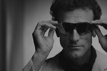 Emanuel incentiva atletas em novo filme da Oakley